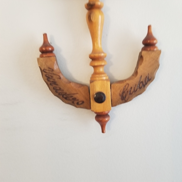 K06: WOODEN ACHOR WALL DECOR - Picture 3 of 5